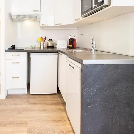 Renting Chez Thibault - Rénové 2-4pers Centre Fersen * Antibes